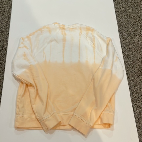 Universal Threads Target Crewneck - Picture 4 of 4